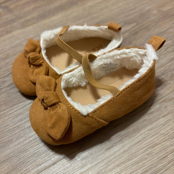 Old Navy Faux-Suede Sherpa-Lined Tan Bow-Tie Ballet Flats for Baby Size 3-6M - Picture 6 of 6